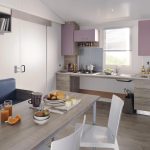 Mobil-home Confort 25m² (2 chambres) + terrasse + TV – adapté aux personnes à mobilité réduite