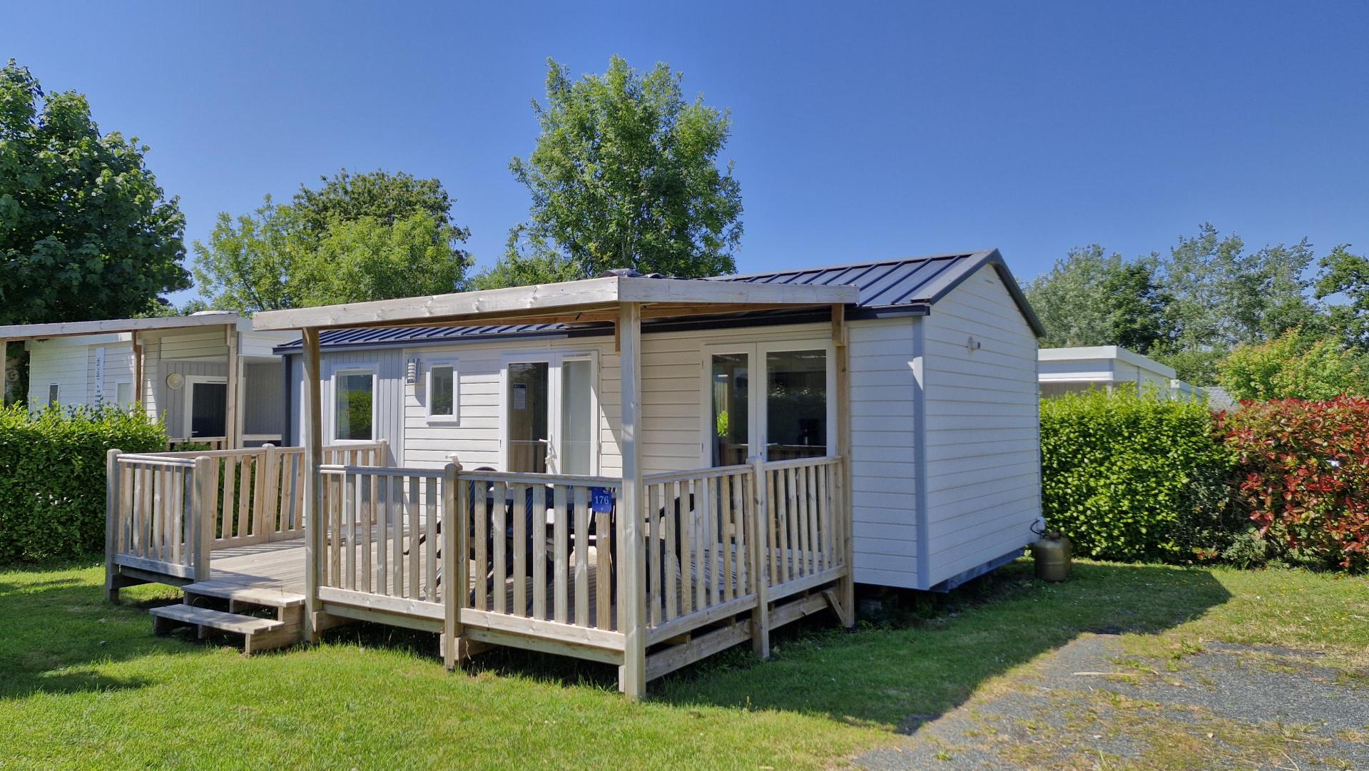 Mobil-Home Confort 32m² (3 chambres) + terrasse semi-couverte 10m² + TV