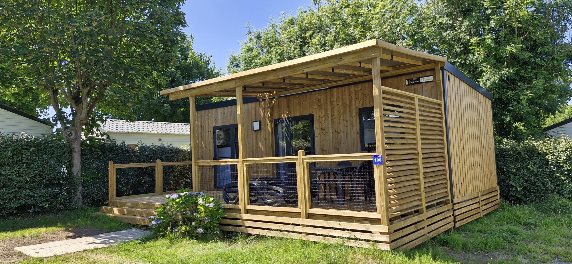 Homeflower premium 35m² (3 chambres) + CLIM + terrasse semi-couverte + TV  + draps + serviettes