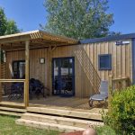 Homeflower premium 29m² (2 chambres) + CLIM + terrasse semi-couverte + TV + draps + serviettes