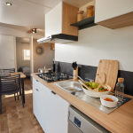 Homeflower premium 29m² (2 chambres) + CLIM + terrasse semi-couverte + TV + draps + serviettes