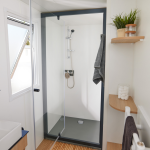 Homeflower premium 29m² (2 chambres) + CLIM + terrasse semi-couverte + TV + draps + serviettes